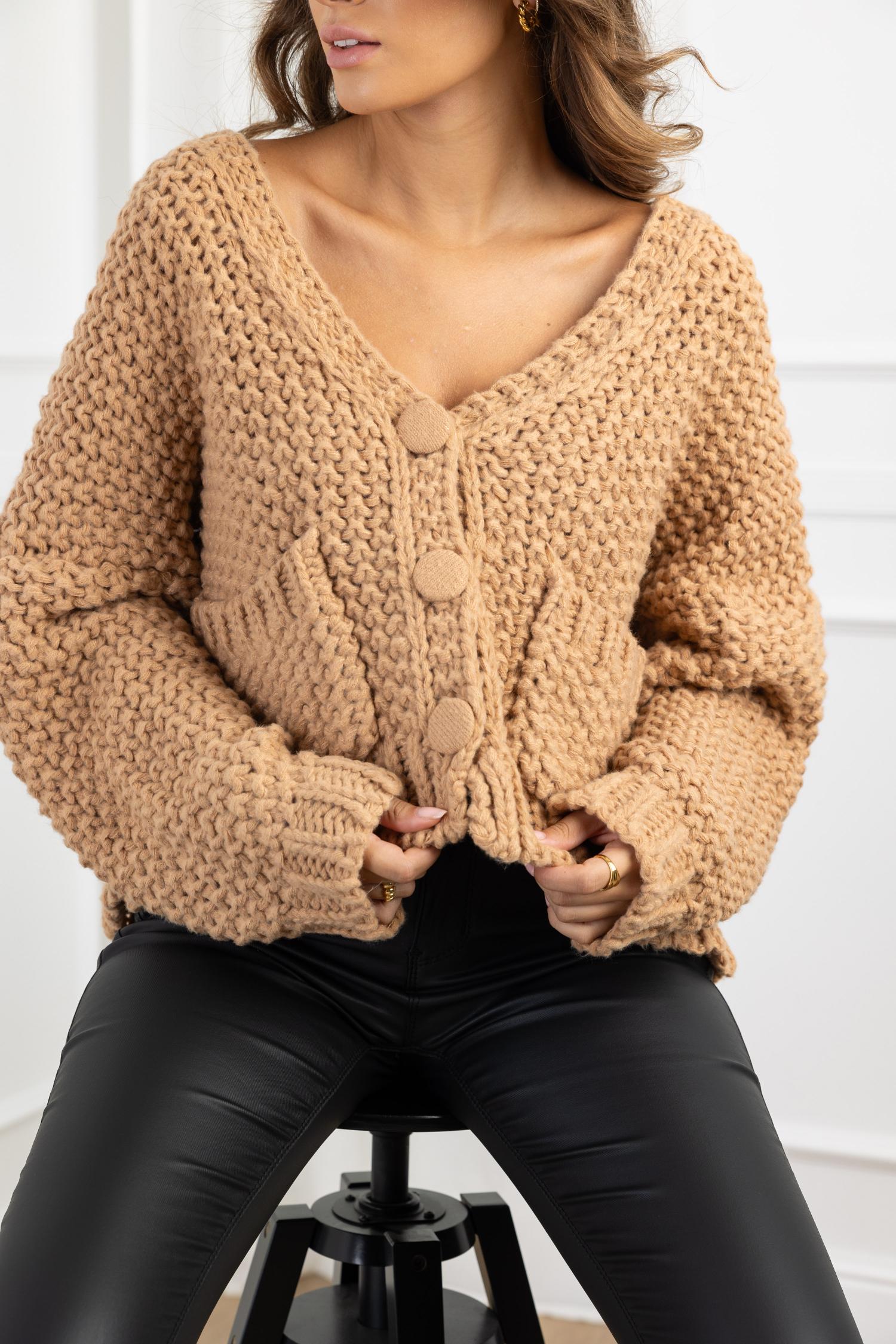 abigail-chunky-pletena-jopa-camel-1