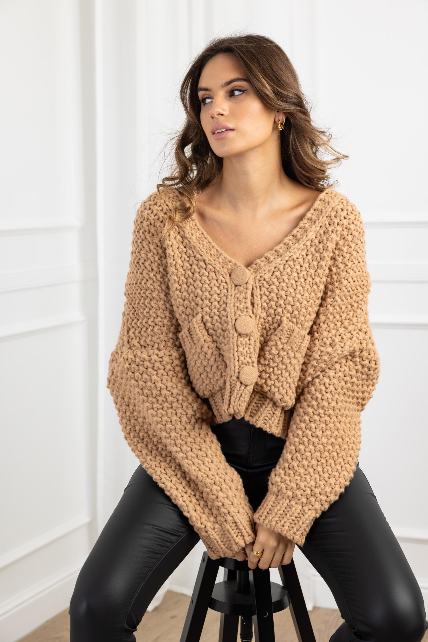 abigail-chunky-pletena-jopa-camel-2