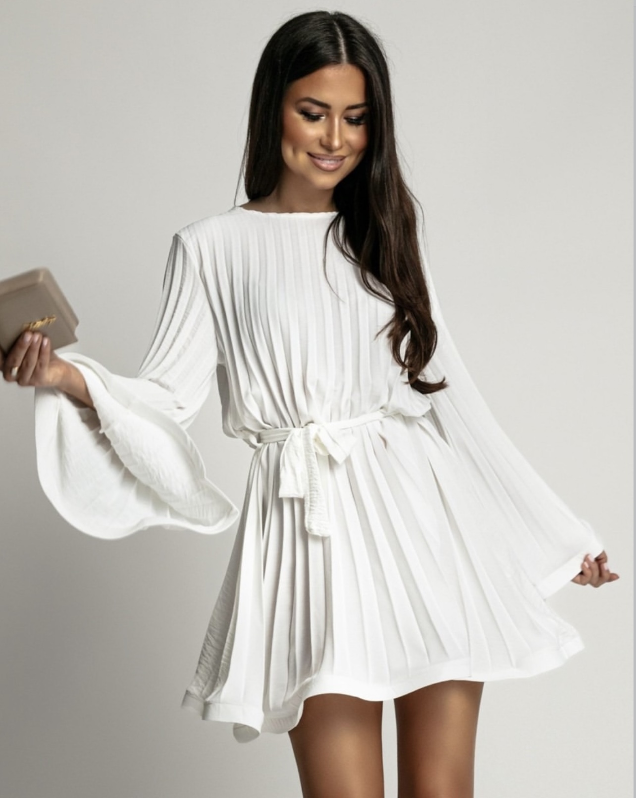 astrid-obleka-bela-1