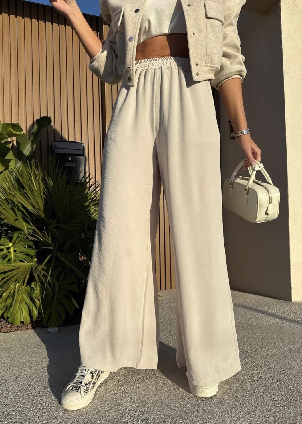 flowy-hlace-bez-1