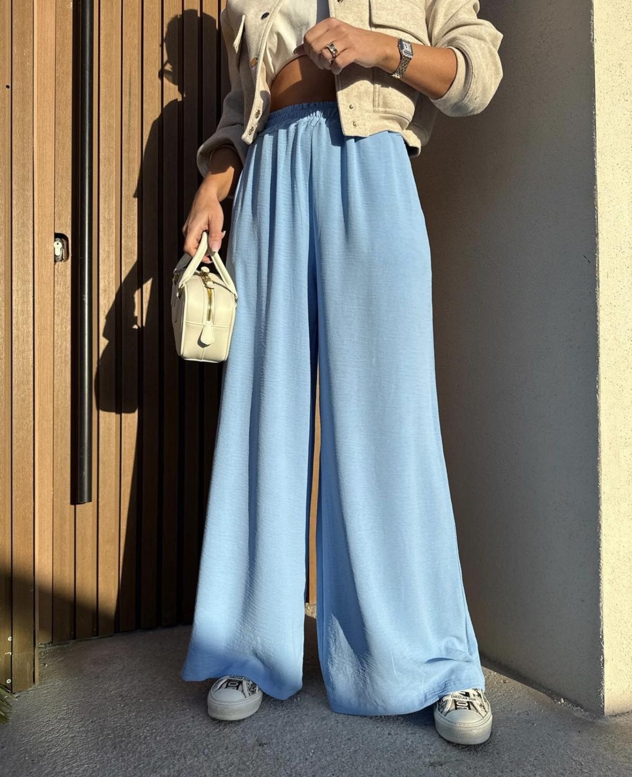 flowy-hlace-modre-1