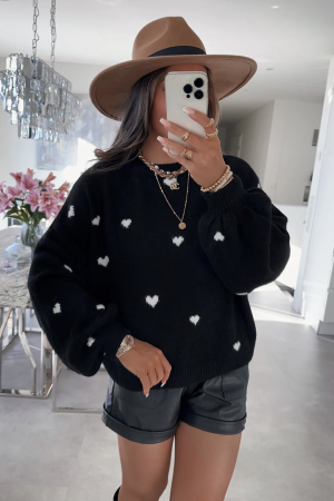jade-pulover-white-hearts-1