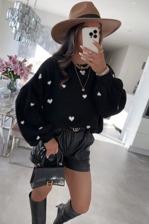 jade-pulover-white-hearts-2