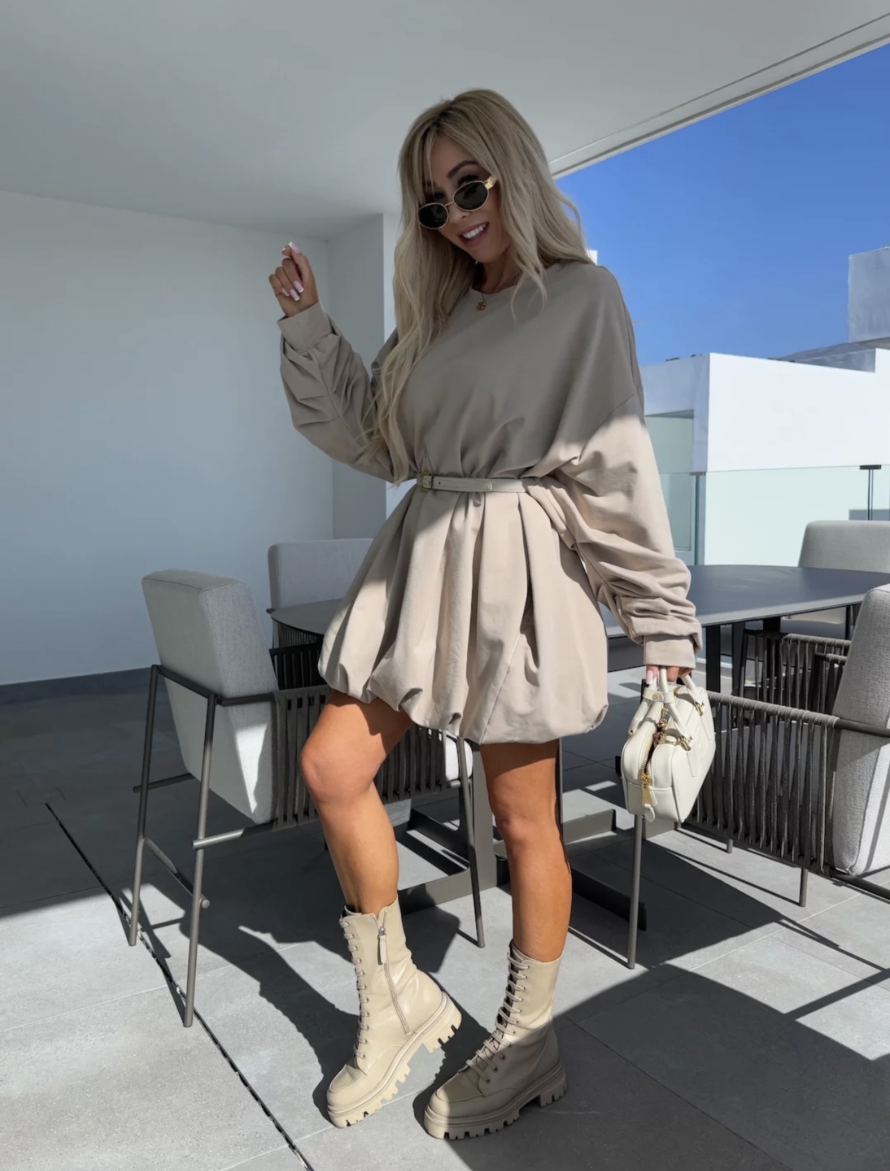 luisa-pulover-obleka-s-pasom-bez-2