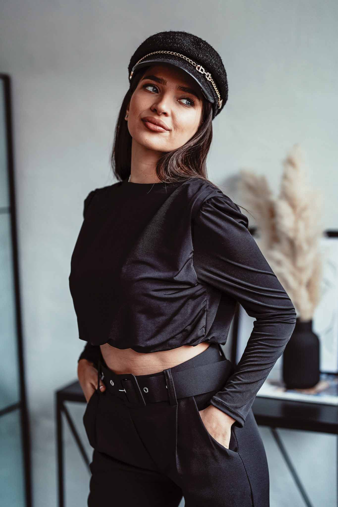 margo-crop-majica-crna-2