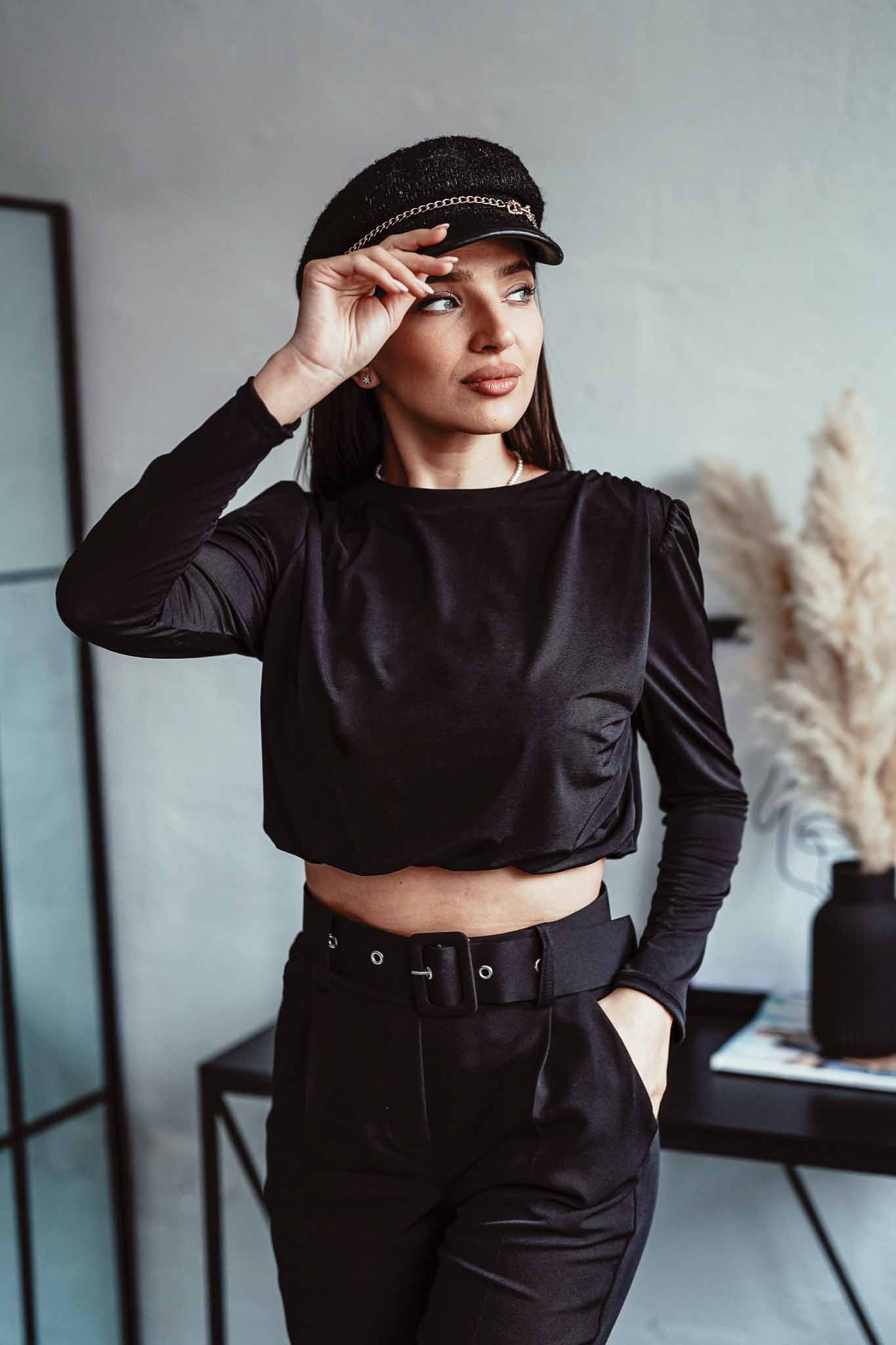 margo-crop-majica-crna-3