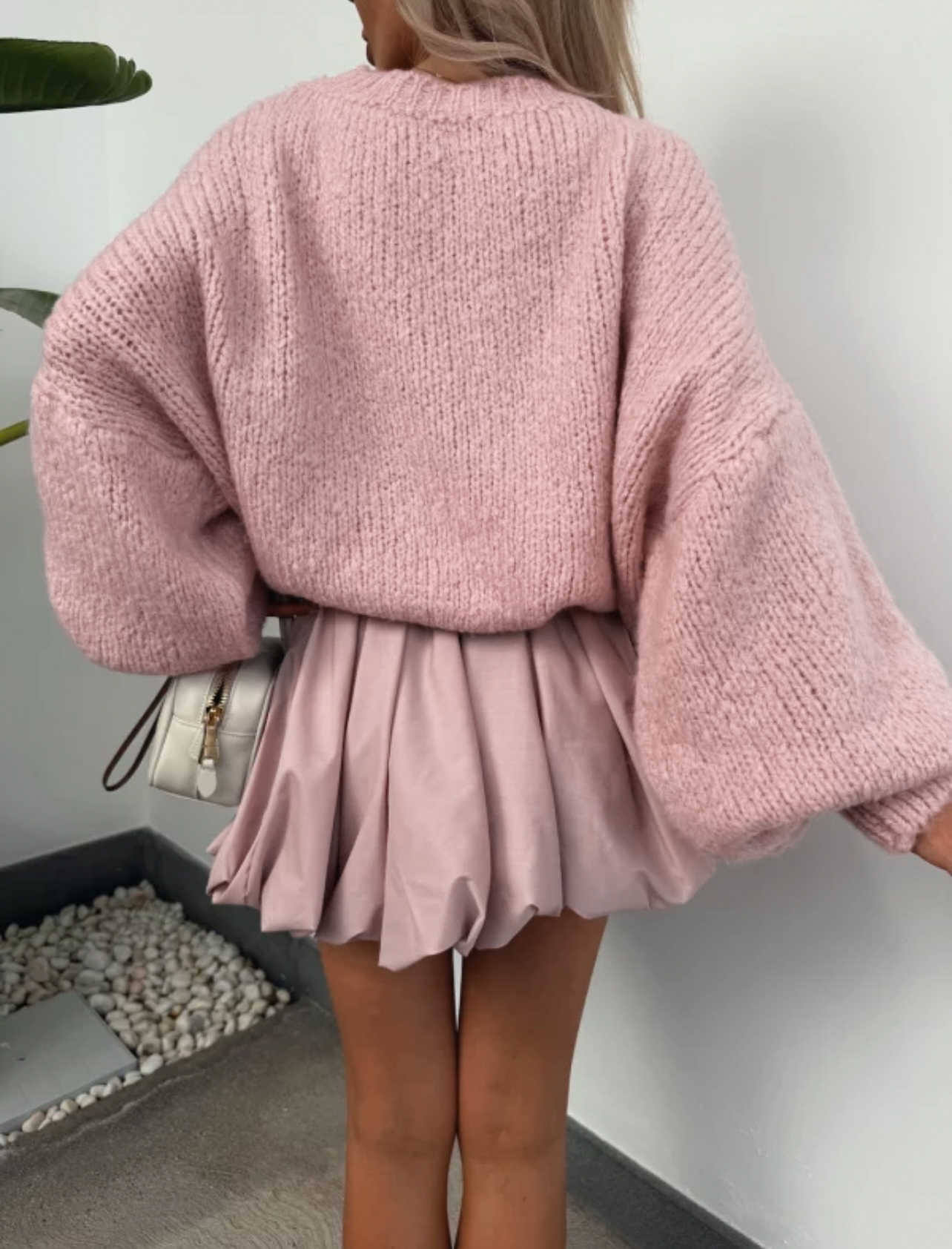 yara-pulover-blush-3
