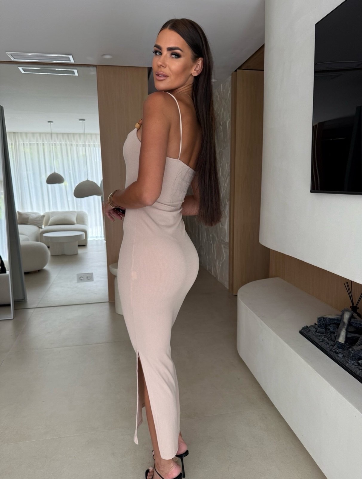 Estora dress beige - Image 2