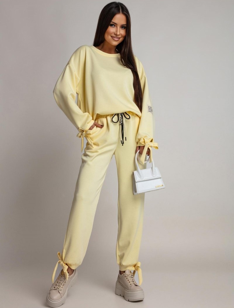 Perfect outfit set yellow